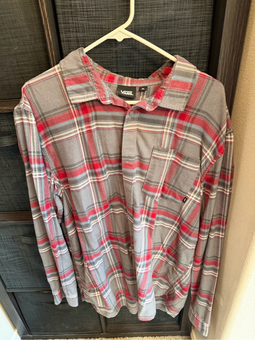Vans Plaid Button Down in Gray & Red XL Like New